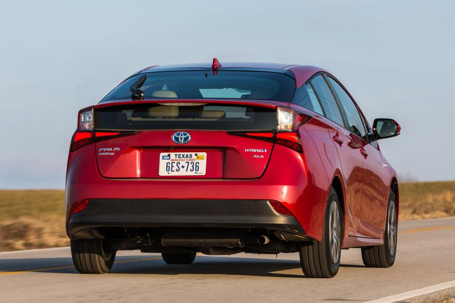  Toyota Prius XLE AWD-e 2019 года  (NA) (фото 4 из 40)